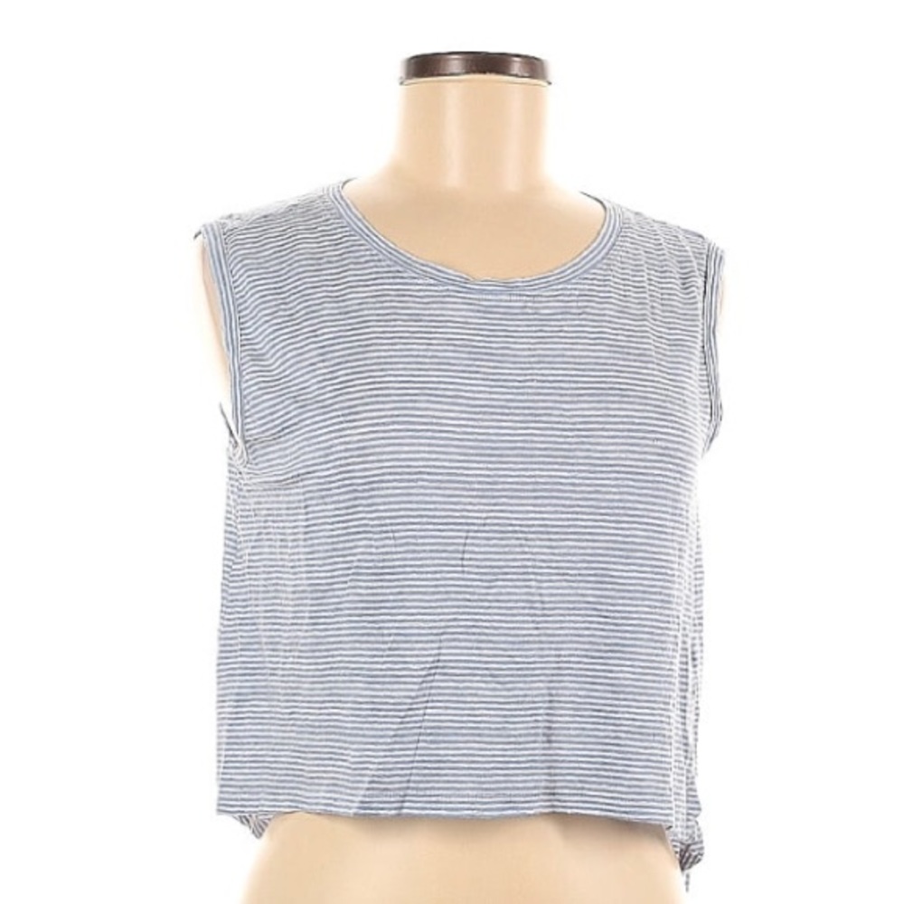 Frame cropped tank